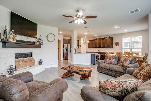 433 Joseph Lane, Crowley, TX 76036