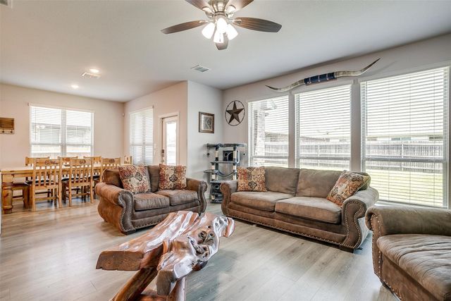 433 Joseph Lane, Crowley, TX 76036