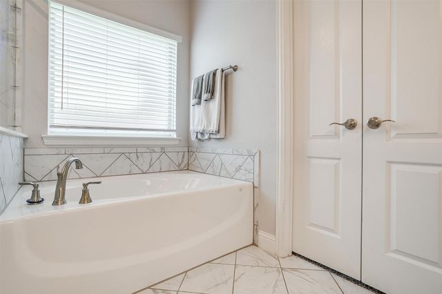 433 Joseph Lane, Crowley, TX 76036