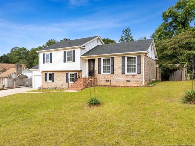 446 Shoreline Drive, Fayetteville, NC 28311