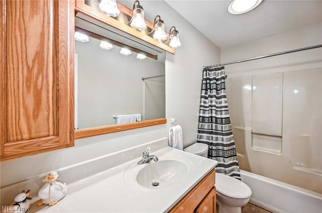 3682 Sperone Drive, Canfield, OH 44406