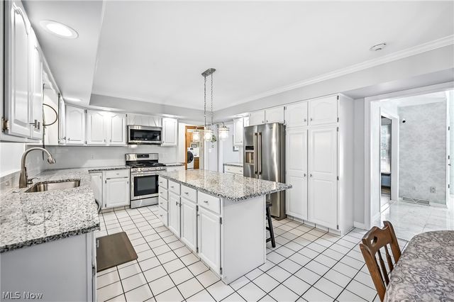 3682 Sperone Drive, Canfield, OH 44406