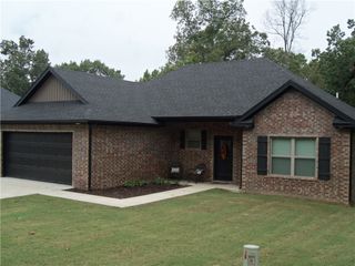 18 Lochgilphead Lane, Bella Vista, AR 72715