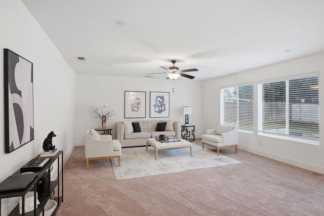 1666 Oak St, Los Banos, CA 93635