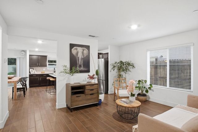 1666 Oak St, Los Banos, CA 93635