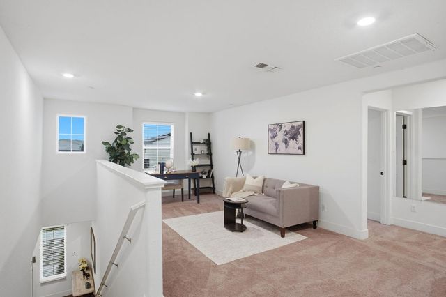 1666 Oak St, Los Banos, CA 93635