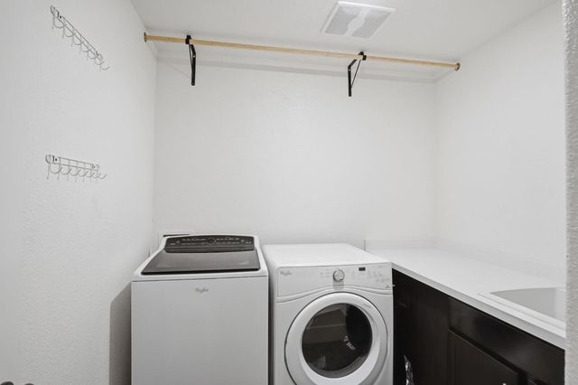 1666 Oak St, Los Banos, CA 93635