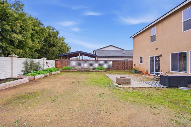 1666 Oak St, Los Banos, CA 93635