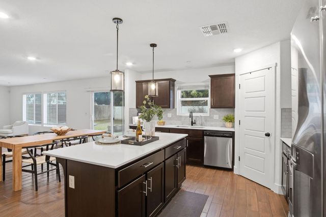 1666 Oak St, Los Banos, CA 93635