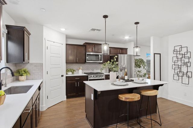 1666 Oak St, Los Banos, CA 93635