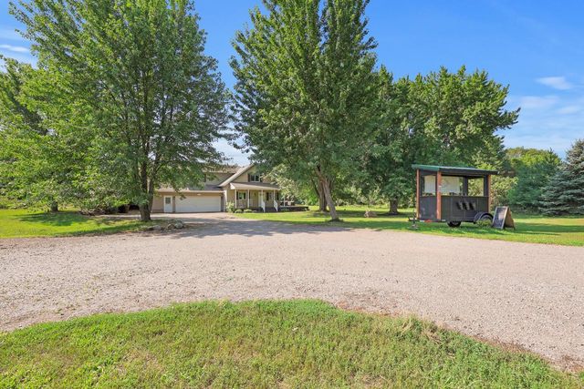 2761 90th Street NE, Monticello, MN 55362