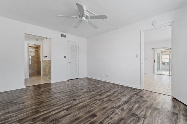 5570 Tamberlane Circle 131, Palm Beach Gardens, FL 33418