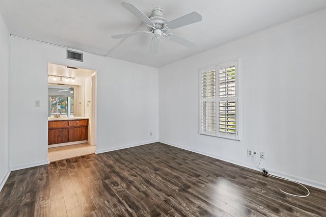 5570 Tamberlane Circle 131, Palm Beach Gardens, FL 33418