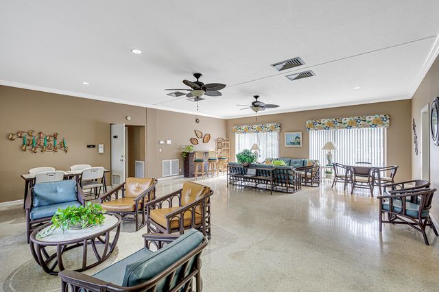 5570 Tamberlane Circle 131, Palm Beach Gardens, FL 33418