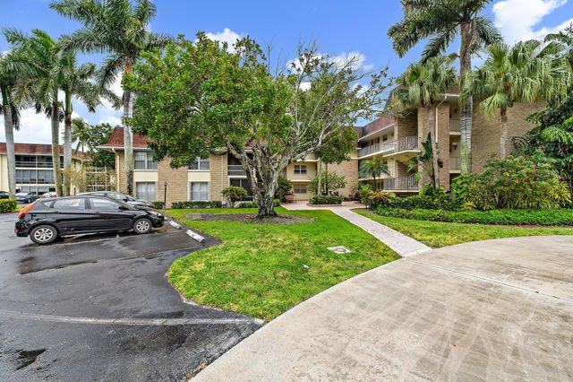 5570 Tamberlane Circle 131, Palm Beach Gardens, FL 33418