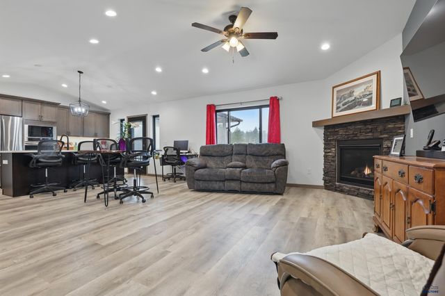 21621 NORTHWOOD DR, Piedmont, SD 57769