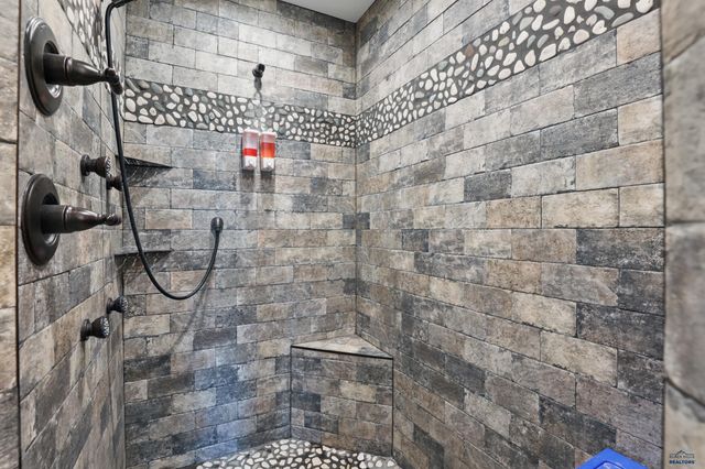 21621 NORTHWOOD DR, Piedmont, SD 57769