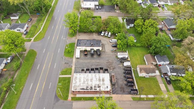710 Middlebelt Road, Inkster, MI 48141