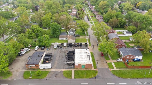 710 Middlebelt Road, Inkster, MI 48141