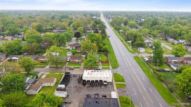 710 Middlebelt Road, Inkster, MI 48141