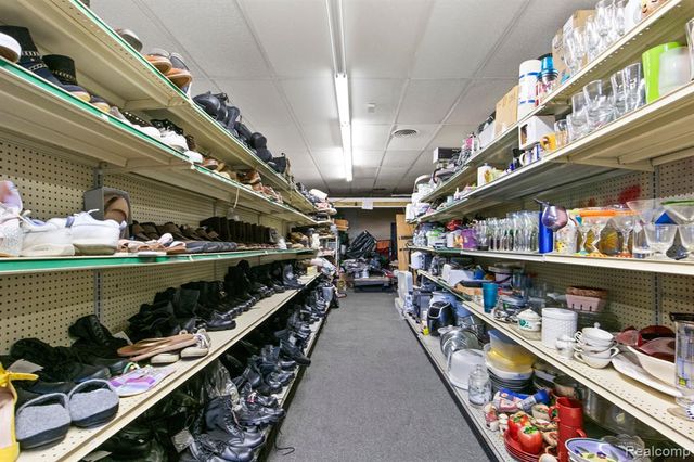 710 Middlebelt Road, Inkster, MI 48141