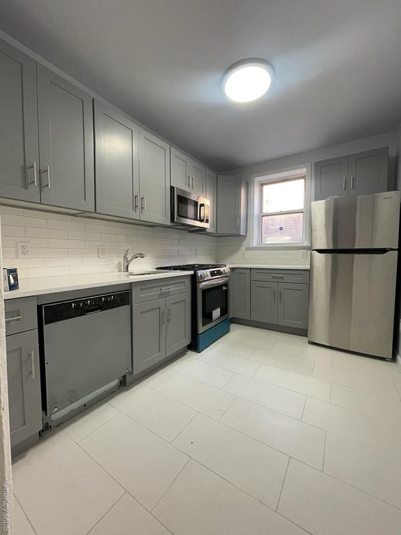 660 Hemlock Street, Brooklyn, NY 11208