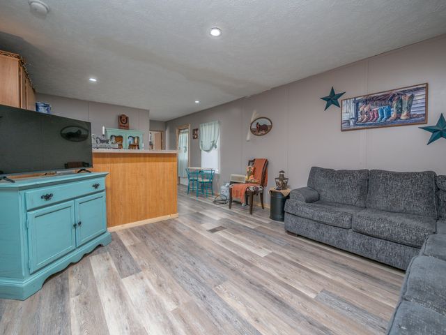 2029 Kentucky 1693, Wellington, KY 40387