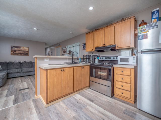 2029 Kentucky 1693, Wellington, KY 40387