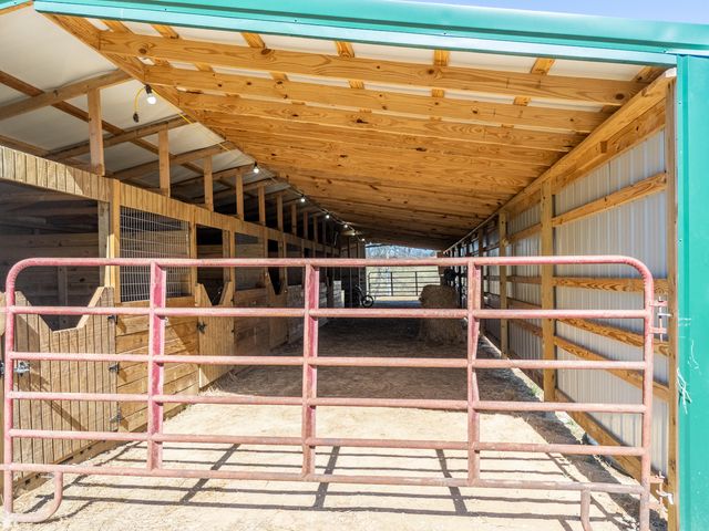 2029 Kentucky 1693, Wellington, KY 40387