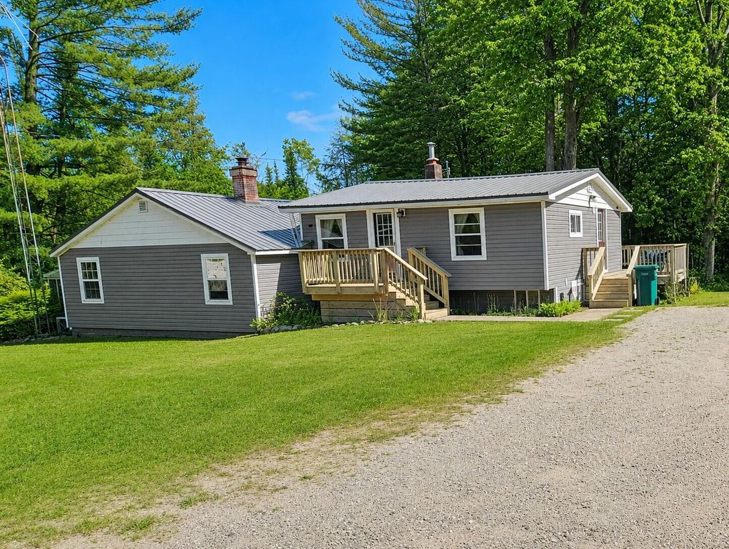 3119 W Maple Grove Road, Farwell, MI 48622