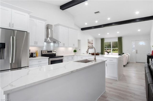 1719 Camelia LN, Naples, FL 34105