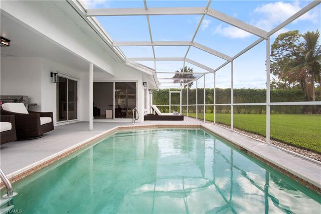 1719 Camelia LN, Naples, FL 34105