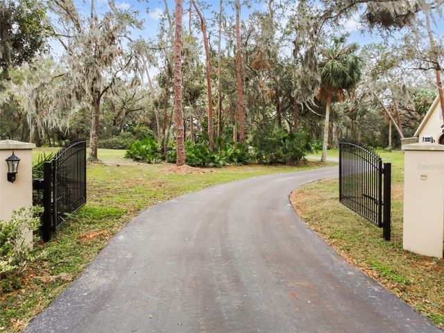 12709 MANNHURST OAK LANE, Lithia, FL 33547