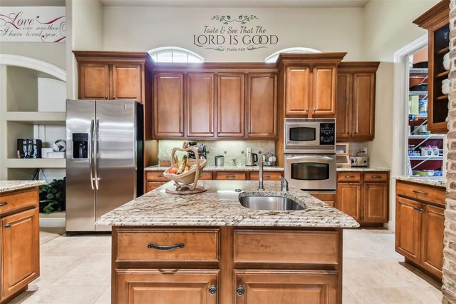 12709 MANNHURST OAK LANE, Lithia, FL 33547