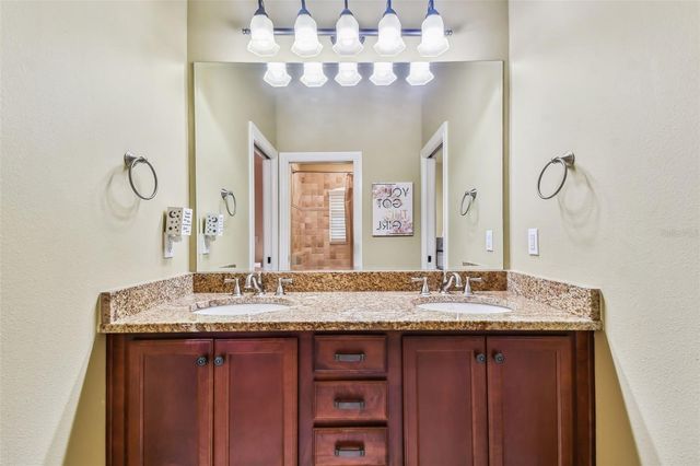 12709 MANNHURST OAK LANE, Lithia, FL 33547