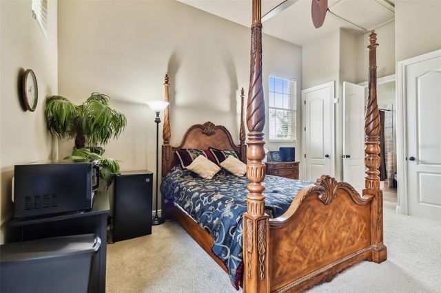 12709 MANNHURST OAK LANE, Lithia, FL 33547