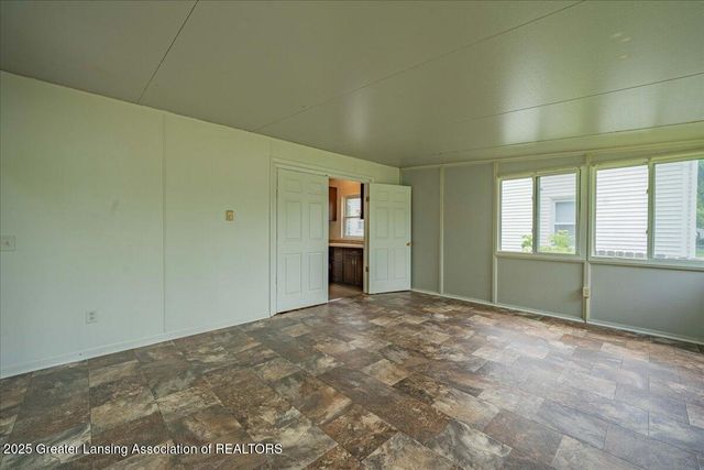 629 Emily Avenue, Lansing, MI 48910