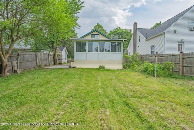 629 Emily Avenue, Lansing, MI 48910