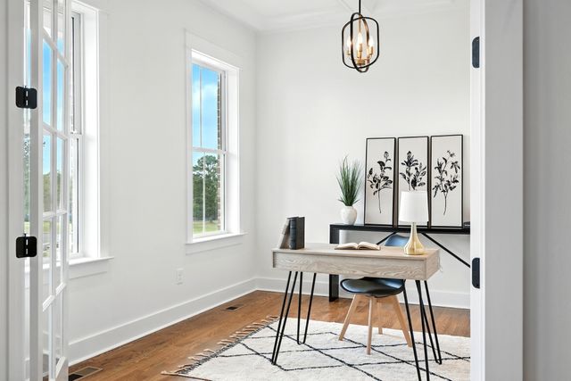 500 Country Club Dr, Dickson, TN 37055