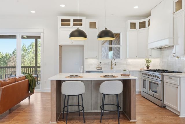 500 Country Club Dr, Dickson, TN 37055