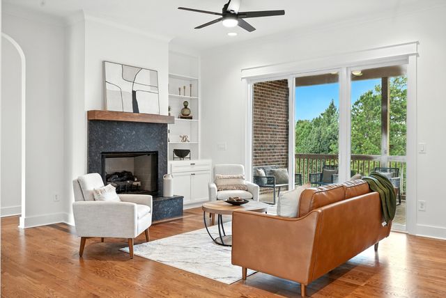 500 Country Club Dr, Dickson, TN 37055