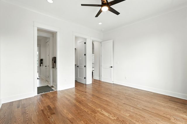 500 Country Club Dr, Dickson, TN 37055