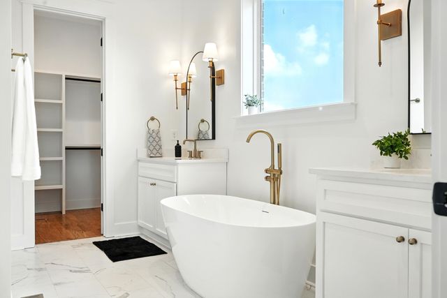 500 Country Club Dr, Dickson, TN 37055