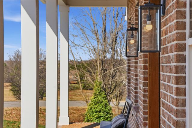 500 Country Club Dr, Dickson, TN 37055