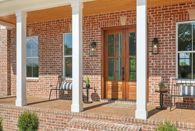 500 Country Club Dr, Dickson, TN 37055