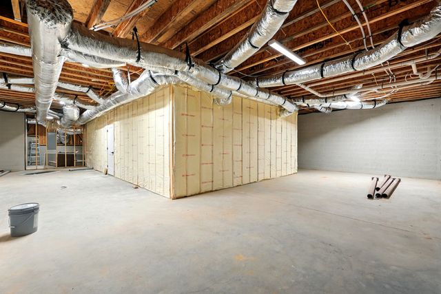 500 Country Club Dr, Dickson, TN 37055