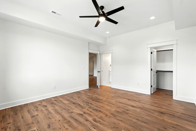 500 Country Club Dr, Dickson, TN 37055