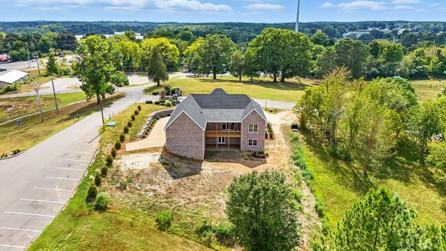 500 Country Club Dr, Dickson, TN 37055