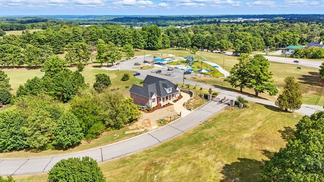 500 Country Club Dr, Dickson, TN 37055