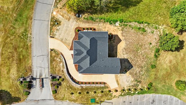 500 Country Club Dr, Dickson, TN 37055